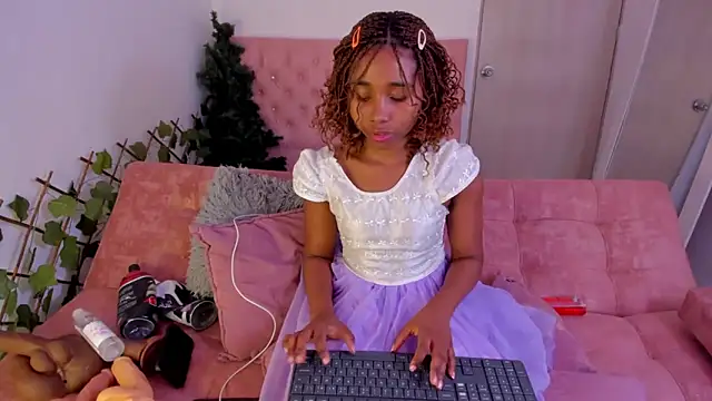 kimmysantoo online show from November 10, 2025, 12:32 pm