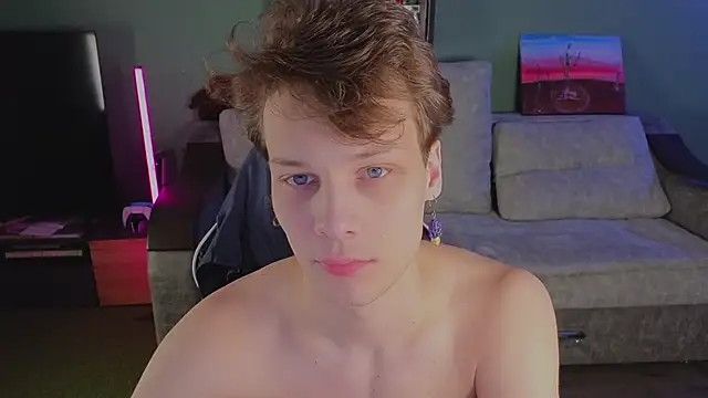 TeddyLiLboy online show from April 12, 2026, 4:32 pm