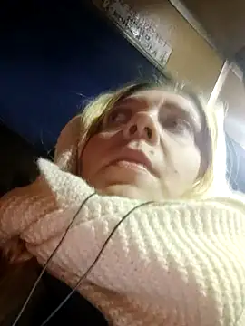 Snapshot of LeraSweet chatting on December 17, 2025, 5:40 pm LeraSweet online show from December 17, 2025, 5:40 pm