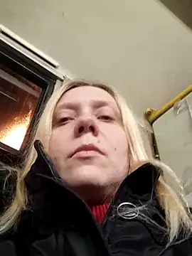 LeraSweet online show from December 18, 2025, 4:44 pm