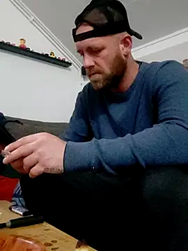 Snapshot of eltoulou chatting on November 10, 2025, 8:03 pm eltoulou online show from November 10, 2025, 8:03 pm