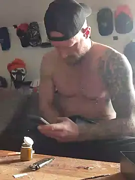 Snapshot of eltoulou chatting on February 11, 2025, 1:51 pm eltoulou online show from February 11, 2025, 1:51 pm