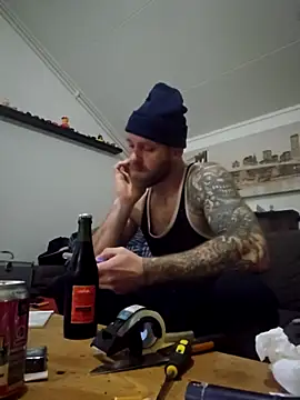 Snapshot of eltoulou chatting on December 14, 2025, 11:54 pm eltoulou online show from December 14, 2025, 11:54 pm