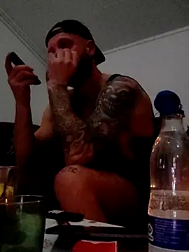 Snapshot of eltoulou chatting on March 4, 2025, 8:38 pm eltoulou online show from March 4, 2025, 8:38 pm