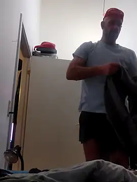 Snapshot of eltoulou chatting on February 17, 2025, 5:12 pm eltoulou online show from February 17, 2025, 5:12 pm