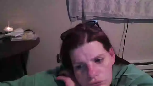 Snapshot of BeckiTooSweet chatting on June 4, 2026, 10:25 pm BeckiTooSweet online show from June 4, 2026, 10:25 pm