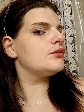Snapshot of BeckiTooSweet chatting on December 20, 2025, 10:29 am BeckiTooSweet online show from December 20, 2025, 10:29 am