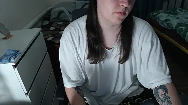 EvaMiron online show from October 24, 2025, 1:10 pm