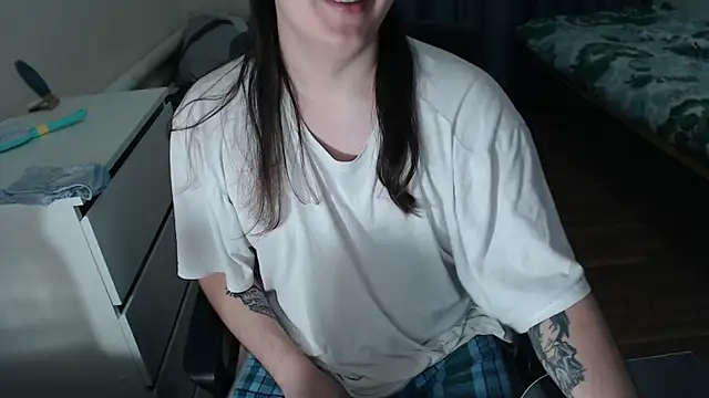 EvaMiron online show from November 29, 2025, 11:32 am