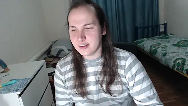 Snapshot of EvaMiron chatting on December 18, 2025, 3:16 pm EvaMiron online show from December 18, 2025, 3:16 pm