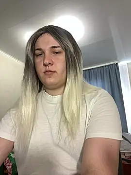 EvaMiron online show from March 25, 2026, 9:19 am