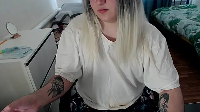 EvaMiron online show from March 26, 2026, 10:13 am