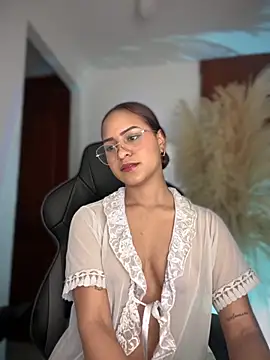 Snapshot of gretta_kler1 chatting on October 3, 2025, 11:56 am gretta kler1 online show from October 3, 2025, 11:56 am