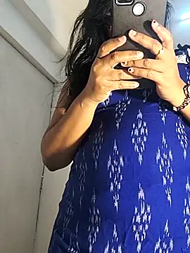 FANTASY QUEEN 07 online show from May 8, 2026, 2:37 am