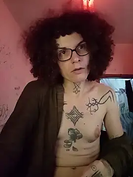 Snapshot of SuccubusTatuada chatting on November 1, 2025, 12:39 am SuccubusTatuada online show from November 1, 2025, 12:39 am