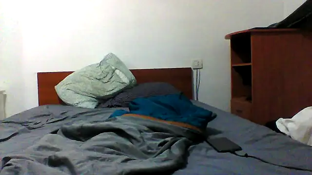 Snapshot of crissbadboy chatting on October 13, 2025, 2:13 am crissbadboy online show from October 13, 2025, 2:13 am