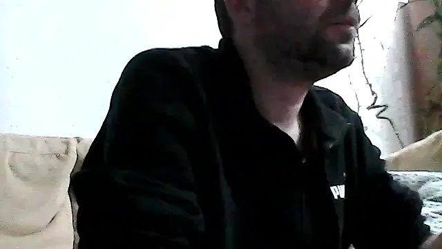 Snapshot of crissbadboy chatting on November 24, 2025, 6:41 pm crissbadboy online show from November 24, 2025, 6:41 pm