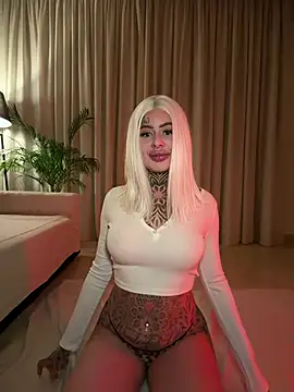 Snapshot of bambixboo chatting on February 17, 2026, 10:29 pm bambixboo online show from February 17, 2026, 10:29 pm