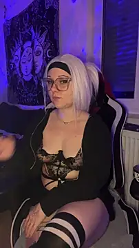 Snapshot of kinkygirl420x chatting on December 3, 2025, 7:02 pm kinkygirl420x online show from December 3, 2025, 7:02 pm