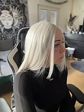 kinkygirl420x online show from March 27, 2026, 1:23 pm