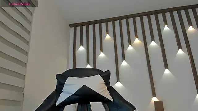 megan cooper28 online show from December 19, 2025, 2:04 am