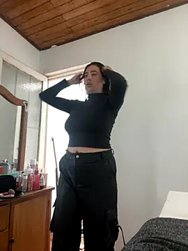 Snapshot of amapola_bell chatting on December 2, 2025, 11:56 am amapola bell online show from December 2, 2025, 11:56 am