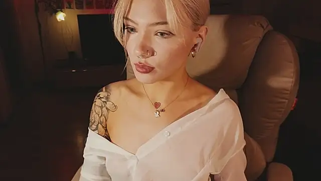 SandraBoyl online show from July 30, 2026, 1:32 pm