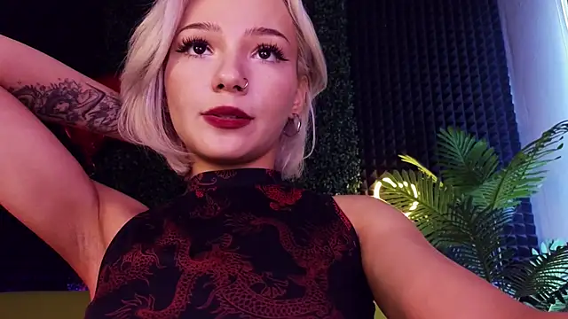 Snapshot of SandraBoyl chatting on February 23, 2025, 4:17 am SandraBoyl online show from February 23, 2025, 4:17 am