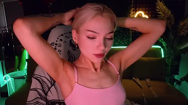 Snapshot of SandraBoyl chatting on March 20, 2025, 1:13 am SandraBoyl online show from March 20, 2025, 1:13 am