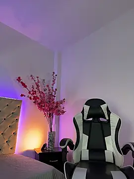 Snapshot of Elektra_Queen chatting on January 14, 2026, 12:53 pm Elektra Queen online show from January 14, 2026, 12:53 pm