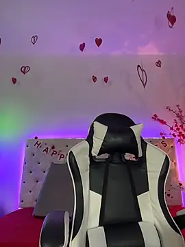 Snapshot of Elektra_Queen chatting on February 13, 2026, 1:11 pm Elektra Queen online show from February 13, 2026, 1:11 pm