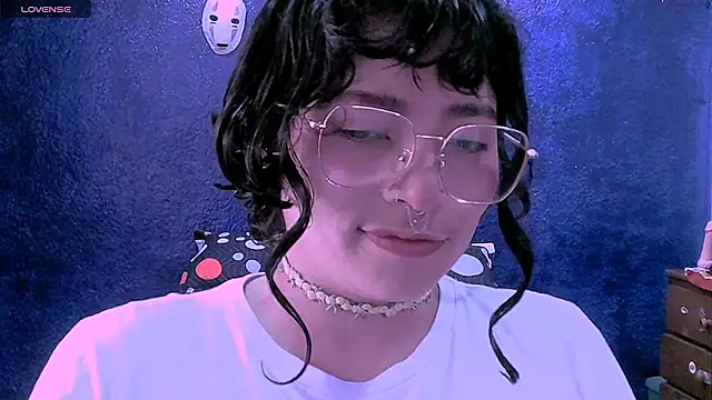 NinaYellow online show from May 8, 2026, 2:10 pm