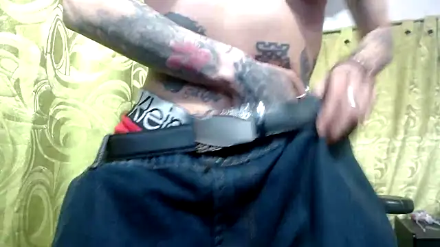 Snapshot of bad_couple_sex chatting on December 2, 2025, 9:27 pm bad couple sex online show from December 2, 2025, 9:27 pm