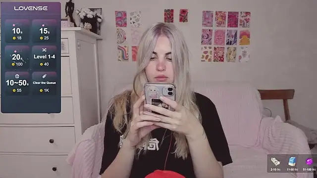 Snapshot of pawpaws chatting on October 4, 2025, 7:10 am pawpaws online show from October 4, 2025, 7:10 am