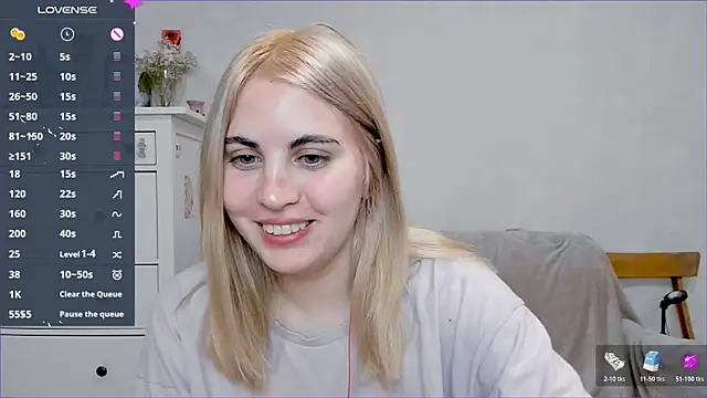 Snapshot of pawpaws chatting on November 11, 2025, 8:31 am pawpaws online show from November 11, 2025, 8:31 am