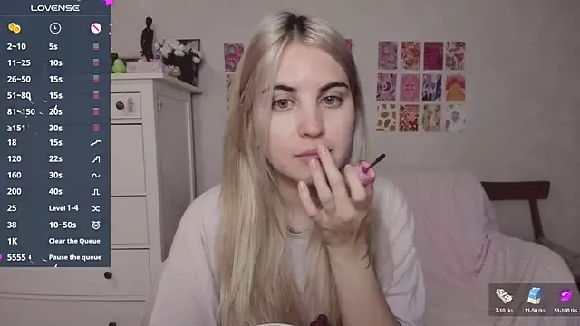 Snapshot of pawpaws chatting on September 18, 2025, 6:05 am pawpaws online show from September 18, 2025, 6:05 am