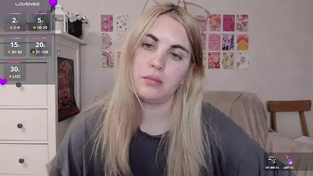 Snapshot of pawpaws chatting on March 16, 2025, 7:49 pm pawpaws online show from March 16, 2025, 7:49 pm