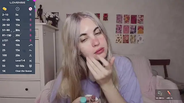 Snapshot of pawpaws chatting on October 5, 2025, 7:10 am pawpaws online show from October 5, 2025, 7:10 am