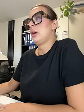 Snapshot of Hii_Lolla chatting on September 11, 2025, 6:57 am Hii Lolla online show from September 11, 2025, 6:57 am