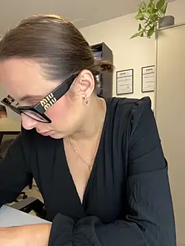 Snapshot of Hii_Lolla chatting on November 24, 2025, 7:08 am Hii Lolla online show from November 24, 2025, 7:08 am