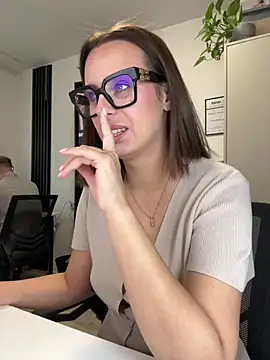 Snapshot of Hii_Lolla chatting on November 6, 2025, 7:01 am Hii Lolla online show from November 6, 2025, 7:01 am