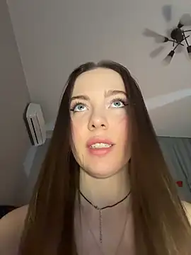 Snapshot of -SweetDi- chatting on February 13, 2026, 7:25 pm -SweetDi- online show from February 13, 2026, 7:25 pm