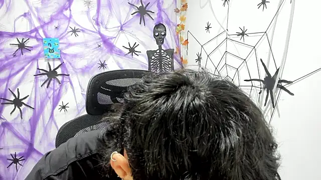 DmitriSanders online show from November 28, 2025, 1:50 am