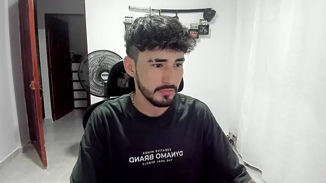 DmitriSanders online show from March 26, 2026, 11:13 pm