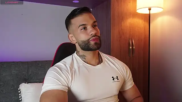 Snapshot of MarkHazze chatting on January 11, 2026, 12:06 am MarkHazze online show from January 11, 2026, 12:06 am