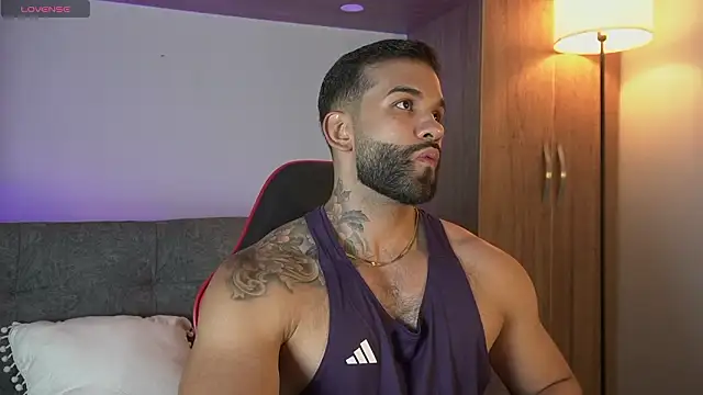 Snapshot of MarkHazze chatting on February 24, 2026, 12:33 am MarkHazze online show from February 24, 2026, 12:33 am