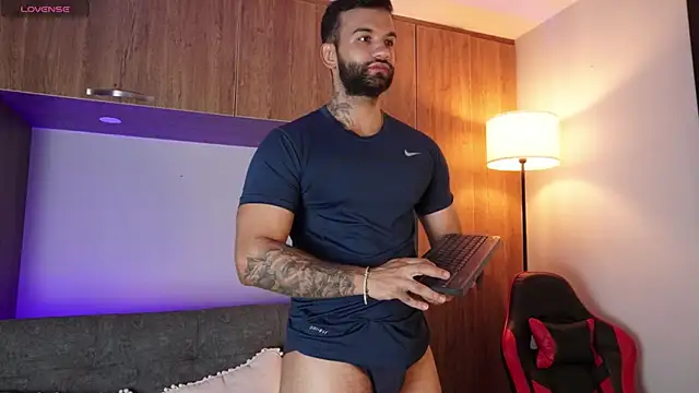 Snapshot of MarkHazze chatting on January 6, 2026, 11:20 pm MarkHazze online show from January 6, 2026, 11:20 pm