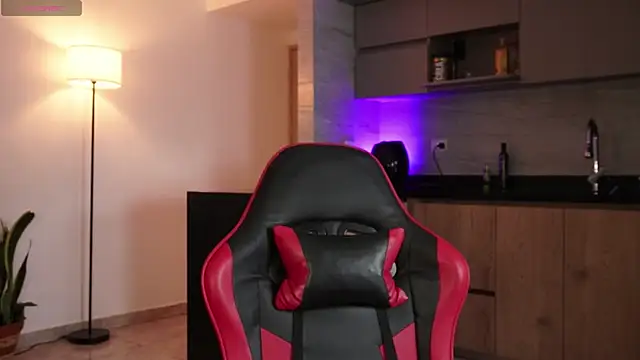 Snapshot of MarkHazze chatting on January 11, 2026, 9:44 pm MarkHazze online show from January 11, 2026, 9:44 pm