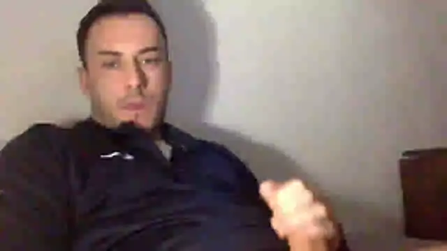 Snapshot of mainnrd chatting on November 16, 2025, 10:02 pm mainnrd online show from November 16, 2025, 10:02 pm