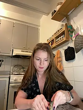 Snapshot of cuteFoxi chatting on February 16, 2025, 11:06 pm cuteFoxi online show from February 16, 2025, 11:06 pm